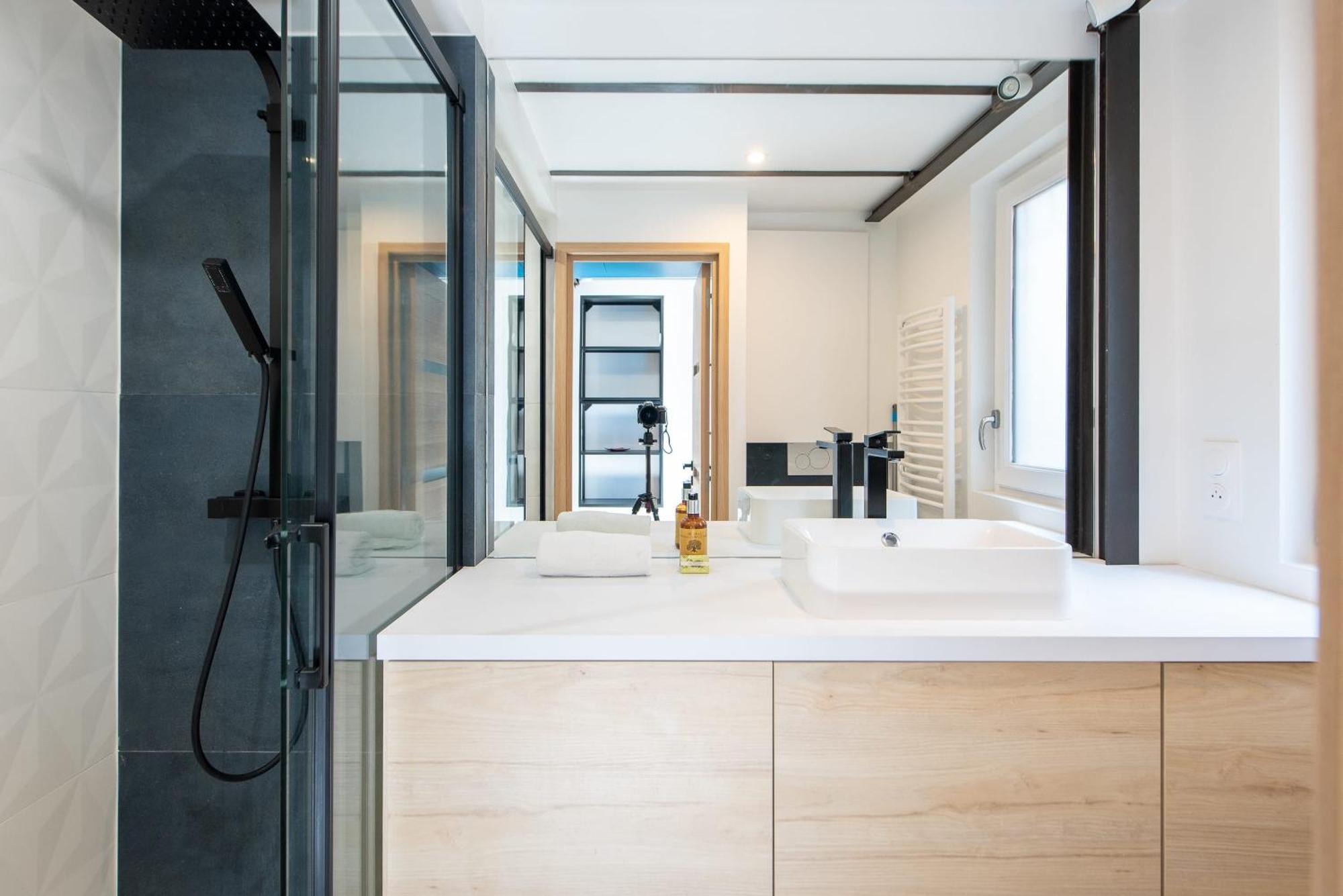 Appartement Le Chanceux Fabuleux Duplex En Design, Pour Loisir En Couple Ou Congres *