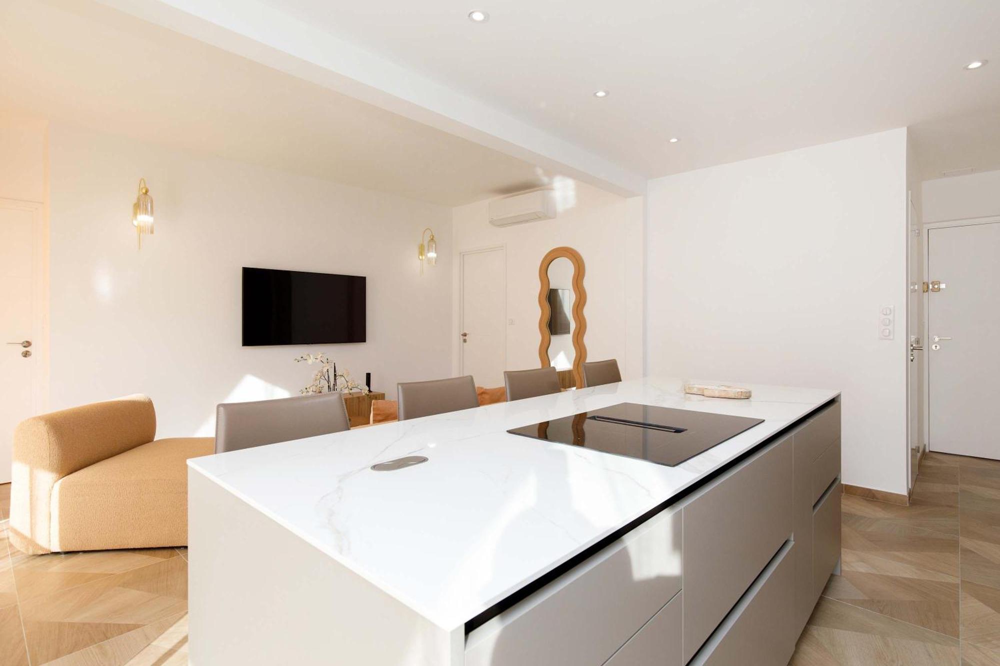 Carlton Area Lux 2 Beds 2 Baths Apartment Cannes