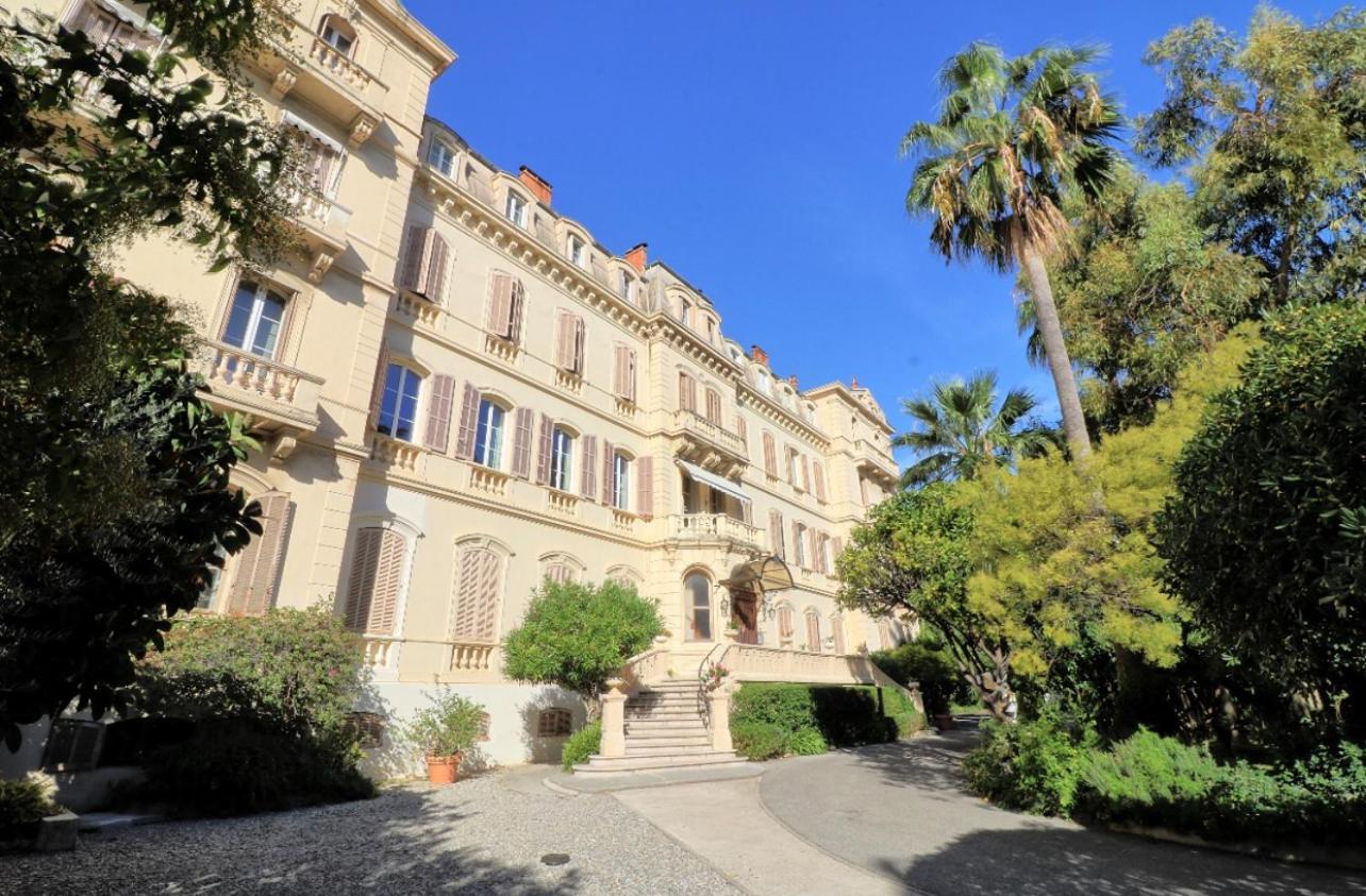 Standing 5 Pieces Centre Cannes