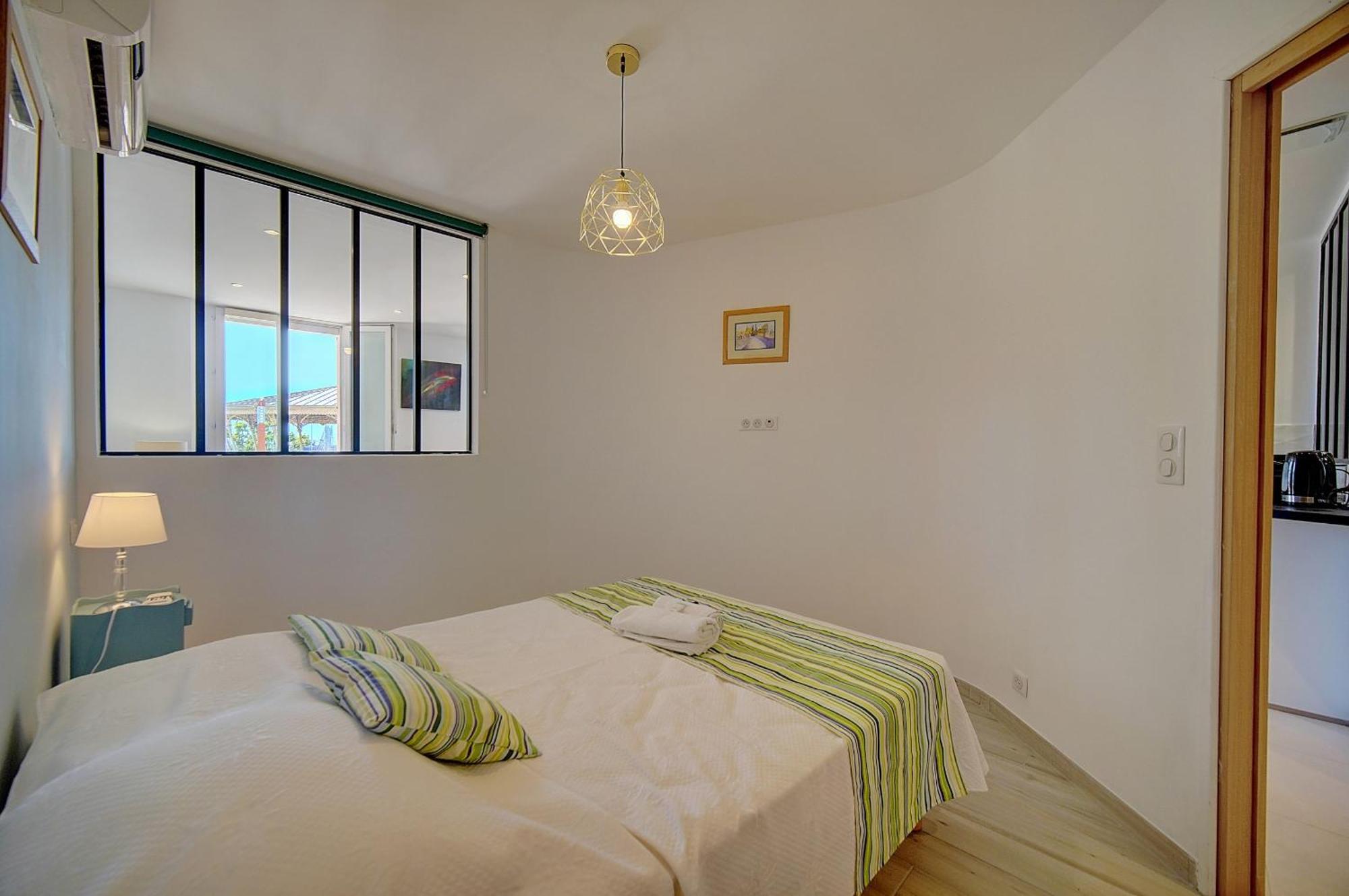 Lumineux 3 Pieces Renove Face Au Port L! A2b218 Apartment *