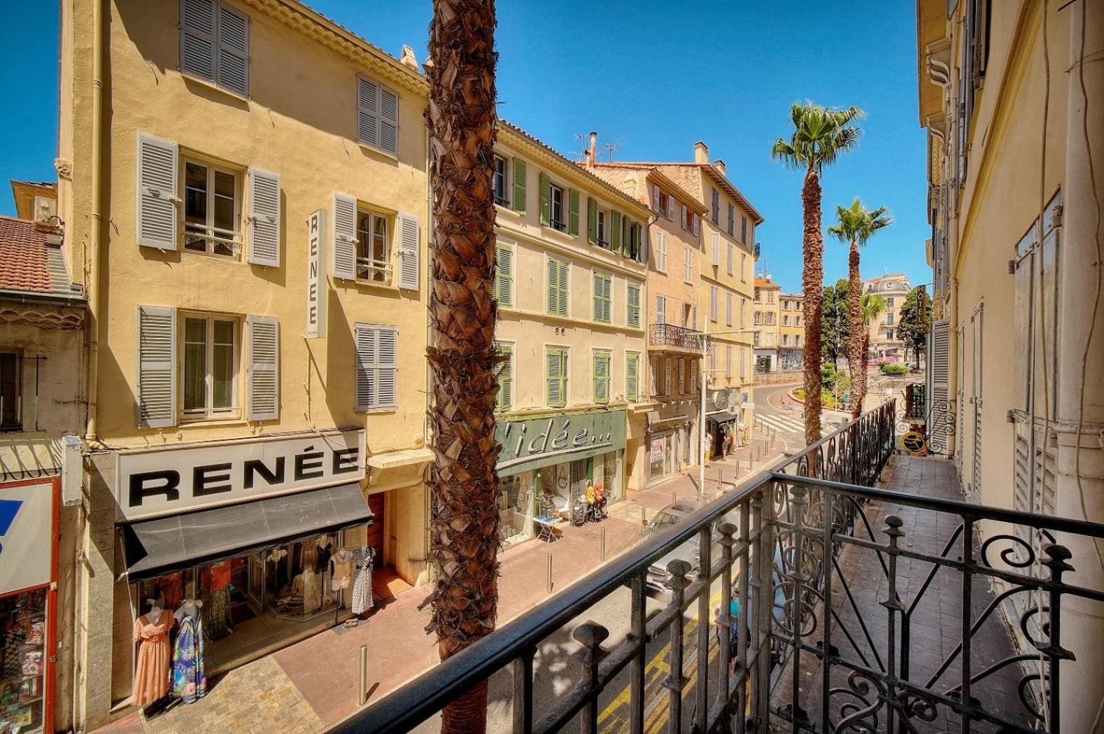 Superbe 3 Pieces Moderne Et Tres A2b233 Appartement Cannes