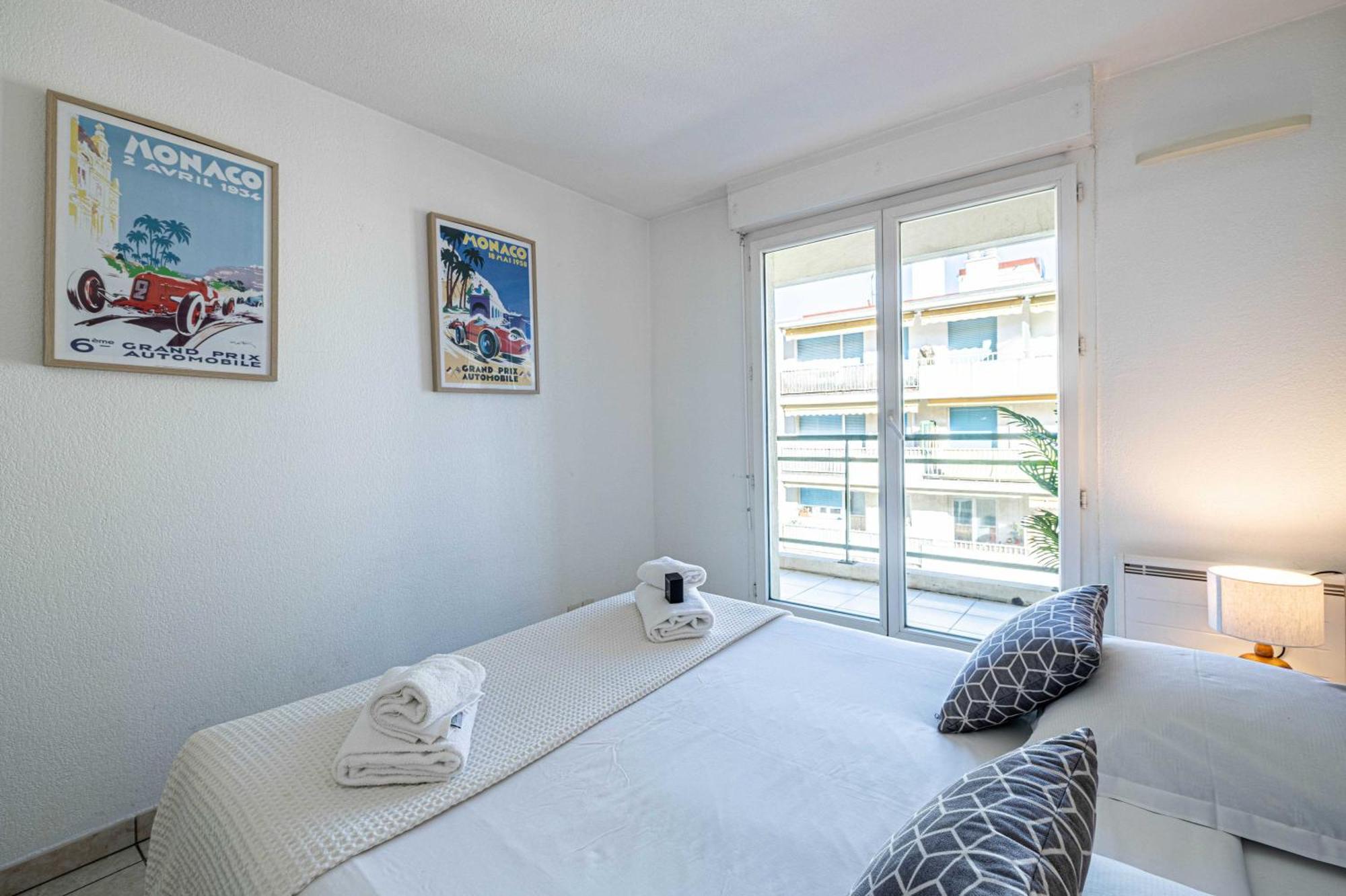 Bright One Bedroom With Parking And Terrace Cannes