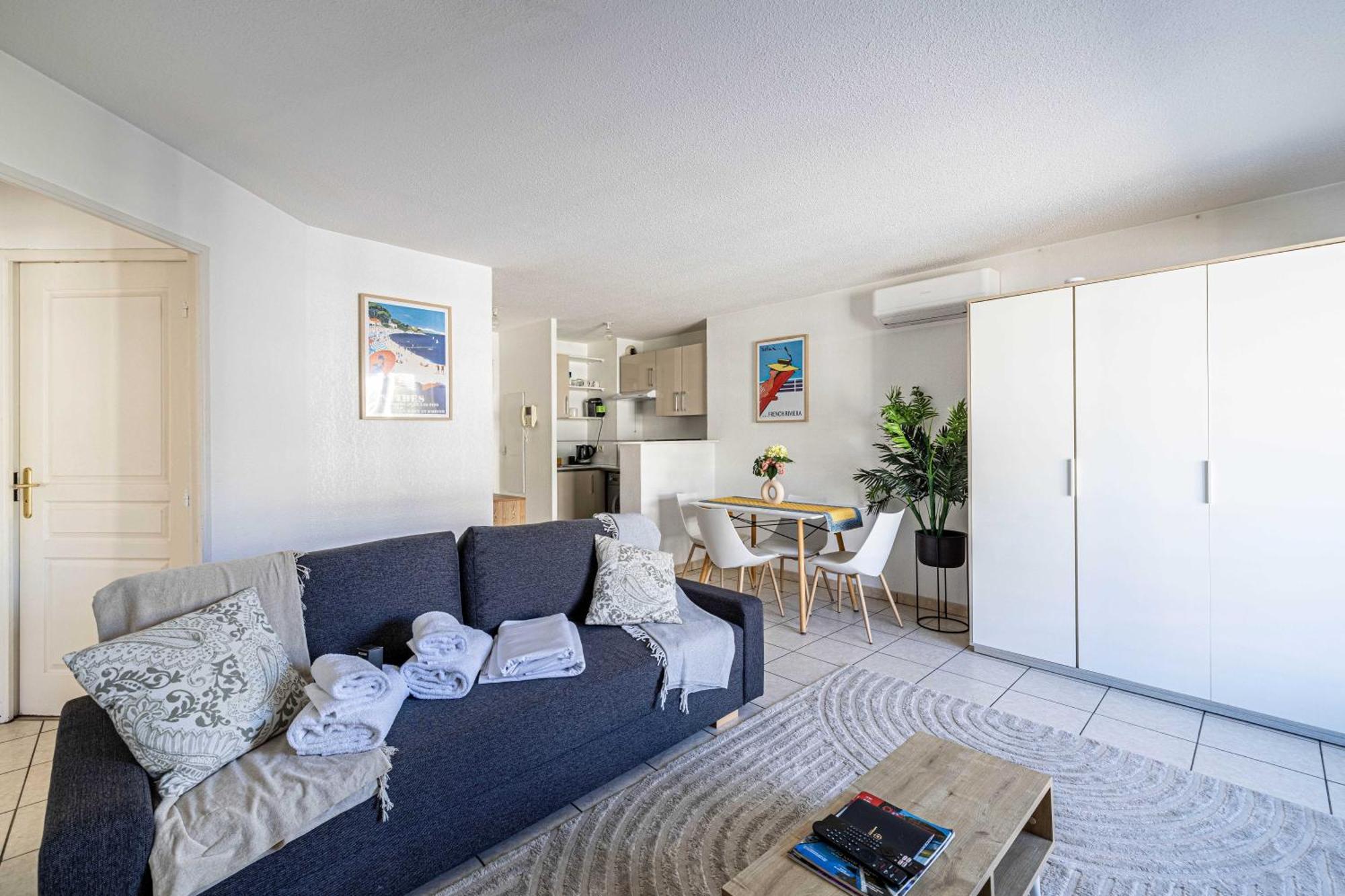 Apartment Bright One Bedroom With Parking And Terrace *