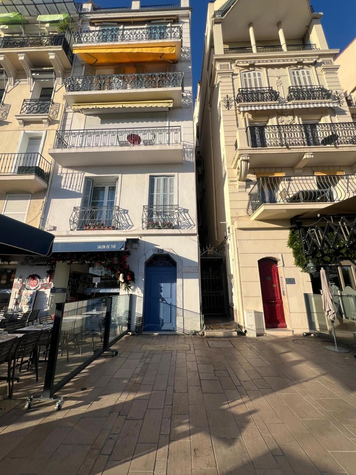 Apartment Exceptionnel 3 Pieces Avec Terrasse Vue Sur Vieux Port Centre L! A2b195 Cannes