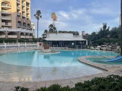 Bord De Mer, Terrasse, A Pieds Cannes