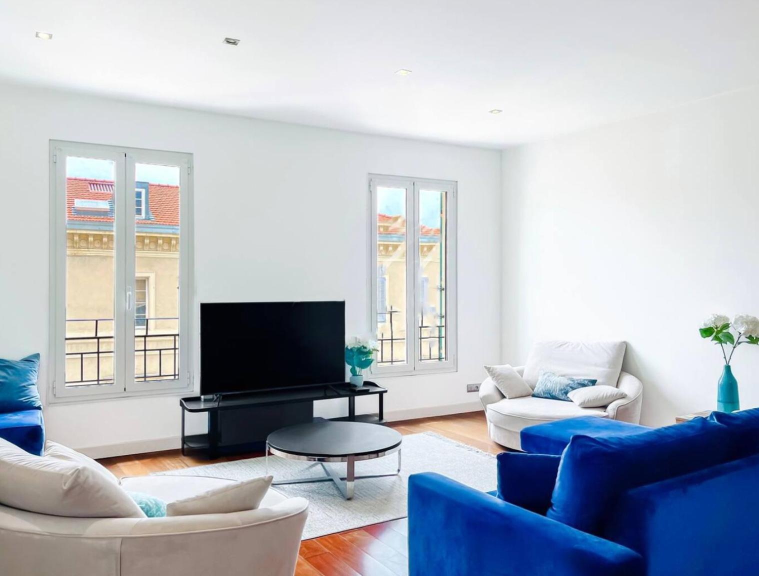 New 2br In Center