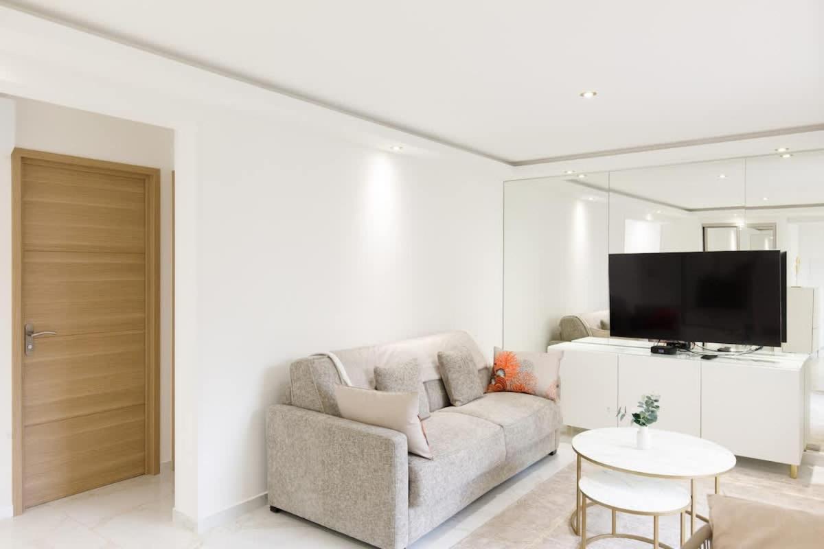 Apartment Carlton Area Superb 1 Bedroom Cannes