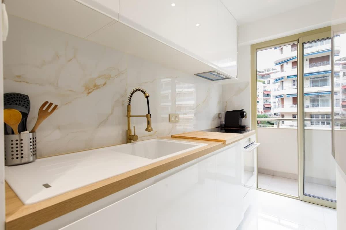 Carlton Area Superb 1 Bedroom Apartment