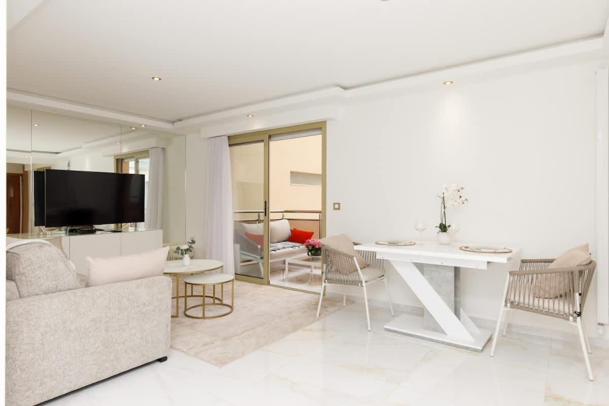 Carlton Area Superb 1 Bedroom *