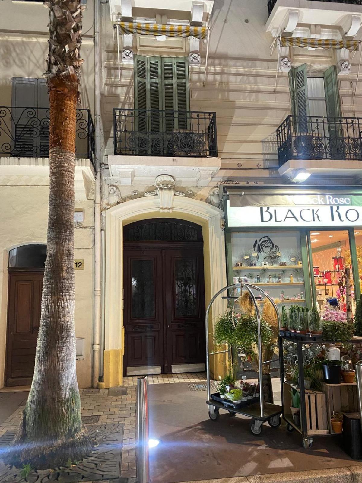 Appartement Superbe 3 Pieces Moderne Et Tres A2b233 *
