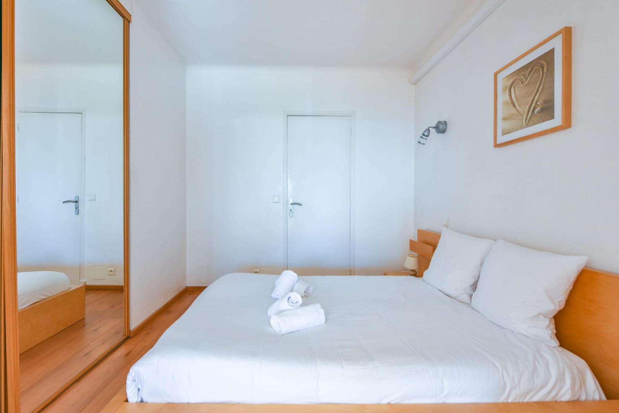 La Belle Vue Avec Joli Balcon Et Parking, A Cote Des Plages Et Du Centre-ville Appartement *