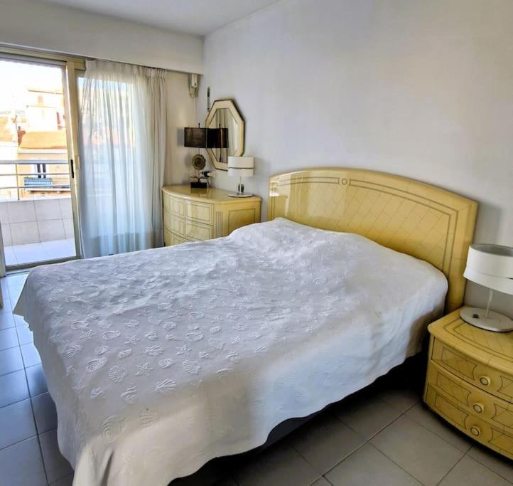 Seaside Beachfront Bord De Apartment Cannes