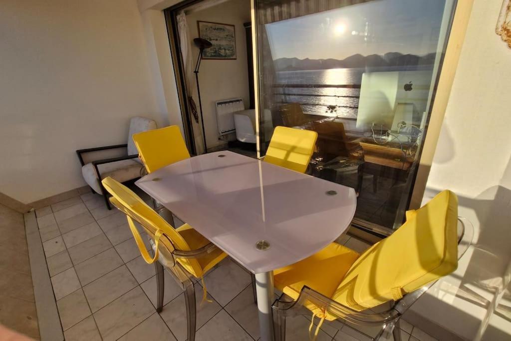 Seaside Beachfront Bord De Apartment