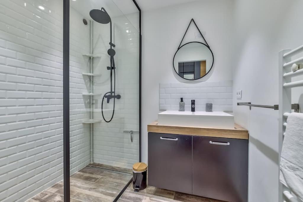 Lovely 2br Flat With Terrace And Parking Near The Apartment