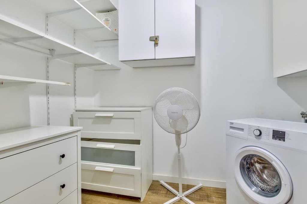 Lovely 2br Flat With Terrace And Parking Near The Apartment *