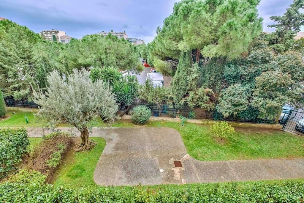 Lovely 2br Flat With Terrace And Parking Near The Cannes