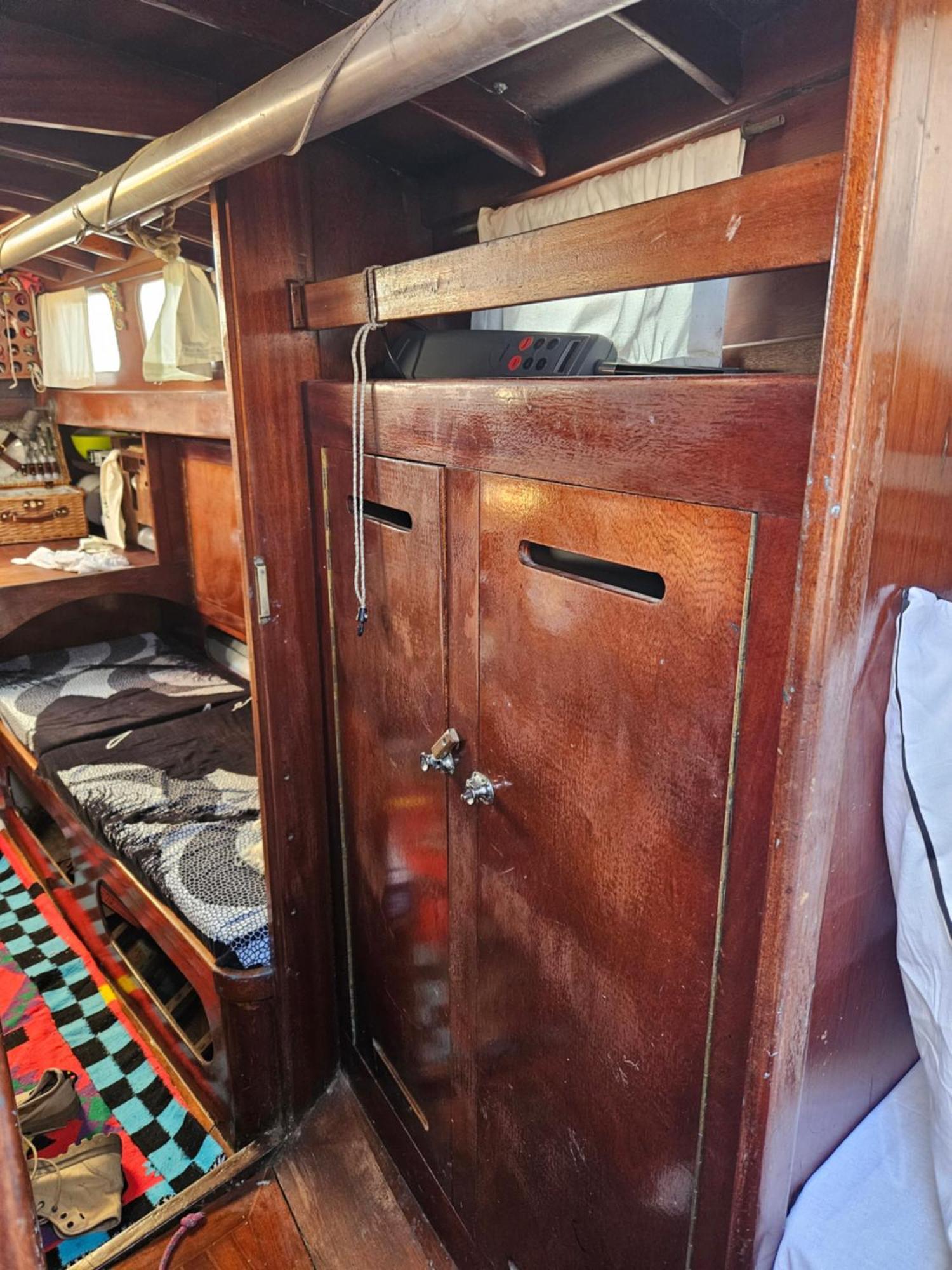 Botel Voilier Santana A *
