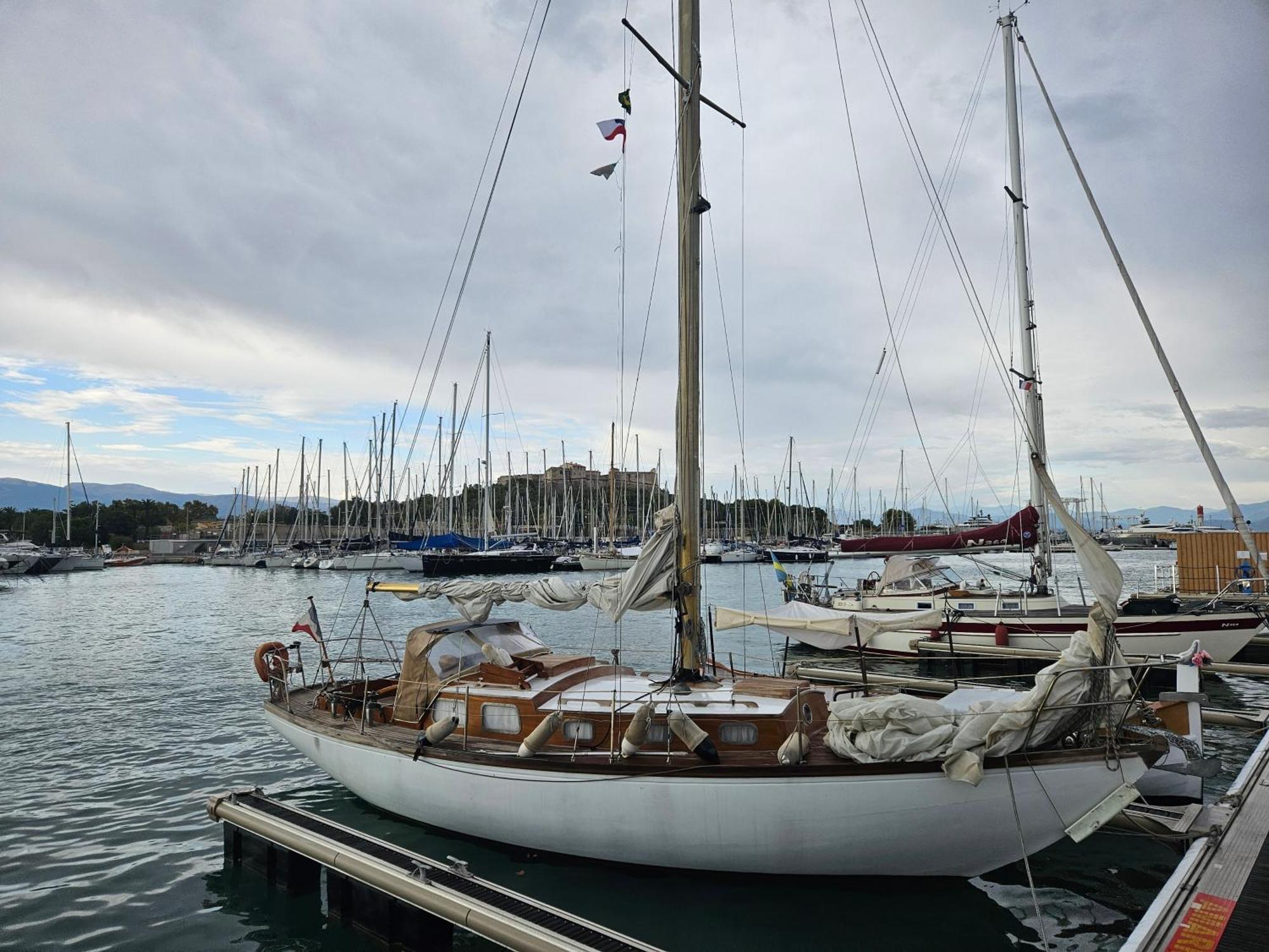 Voilier Santana A Botel Cannes