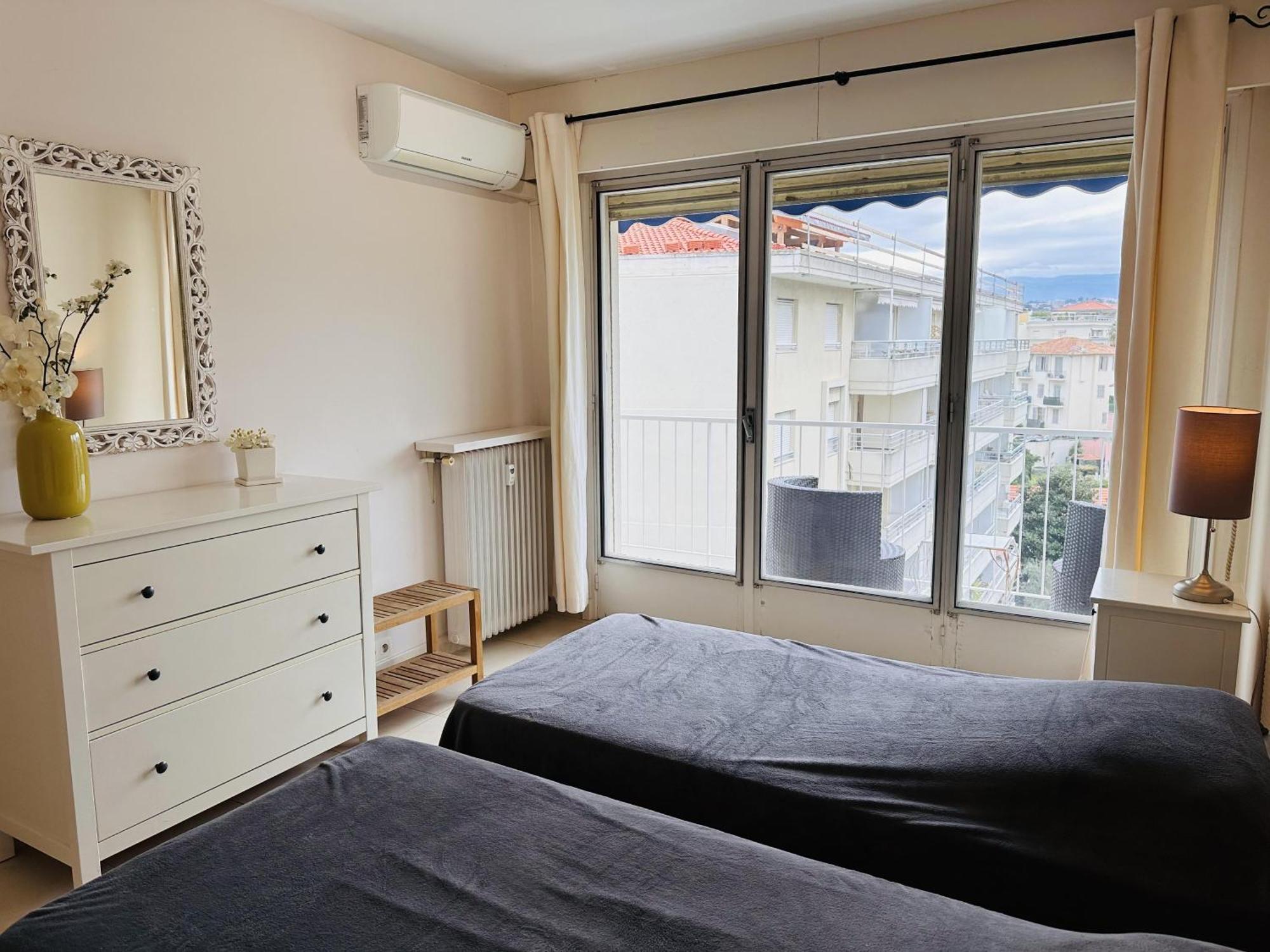 Two Bedroom On A High Floor In The Center Of A Few Steps From The Croisette Beaches - 2229 Apartment Cannes
