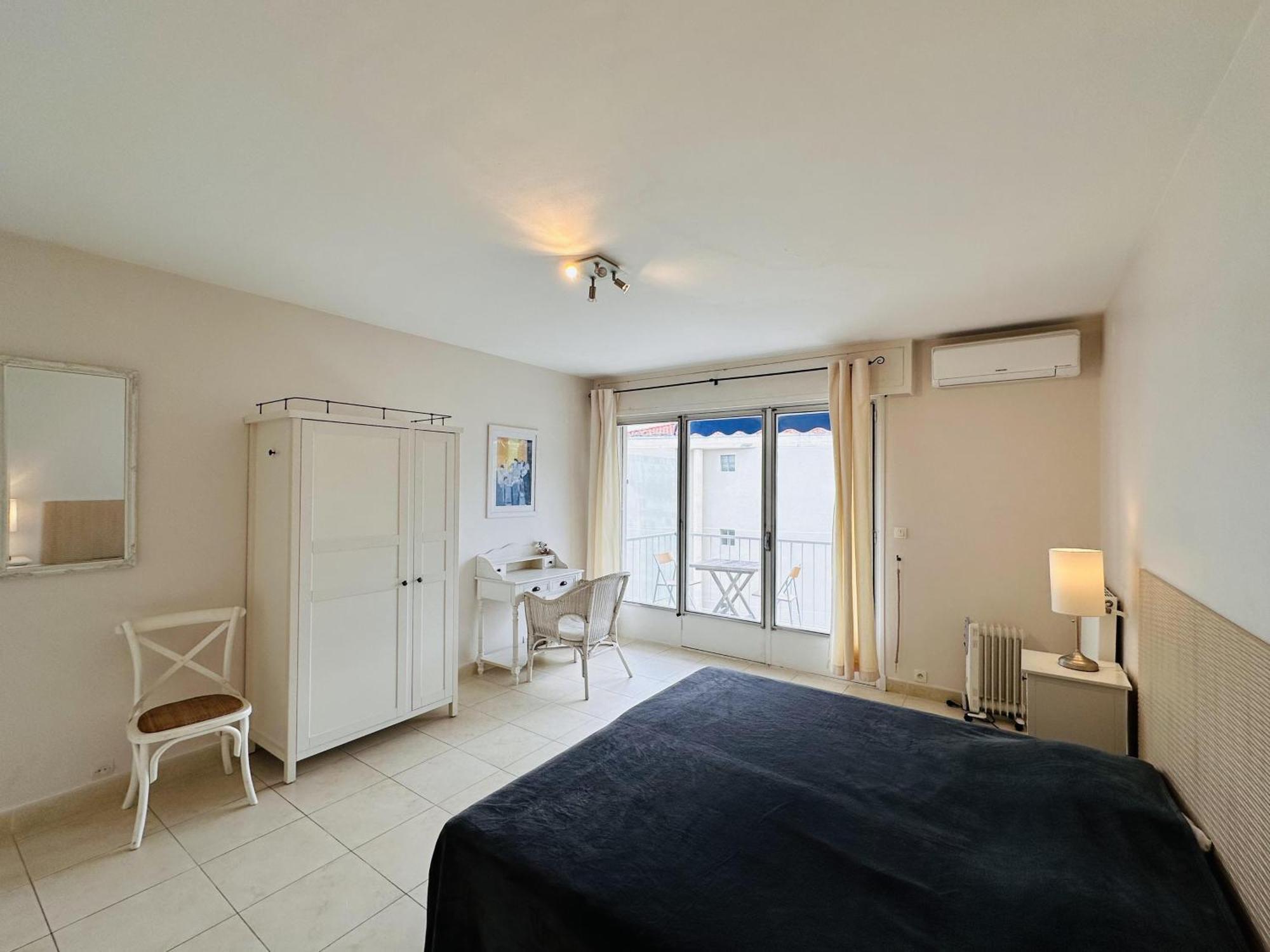 Apartment Two Bedroom On A High Floor In The Center Of A Few Steps From The Croisette Beaches - 2229 *