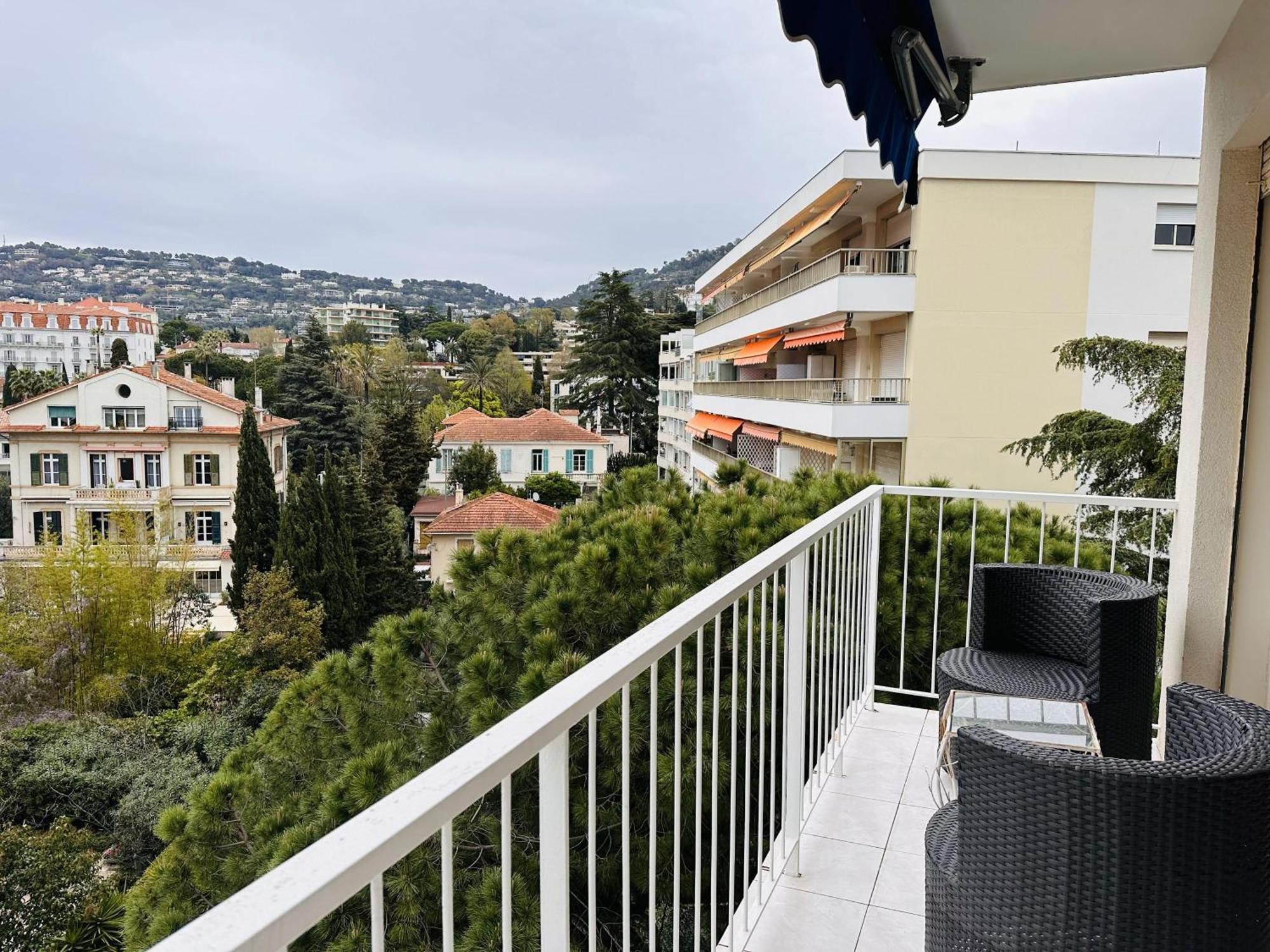 Two Bedroom On A High Floor In The Center Of A Few Steps From The Croisette Beaches - 2229 *
