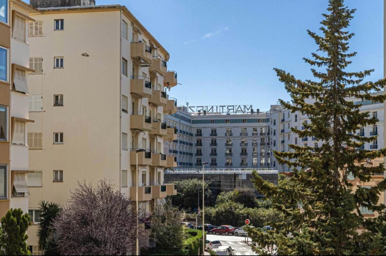 2 P Avec Terrasse Proche Martinez * Cannes