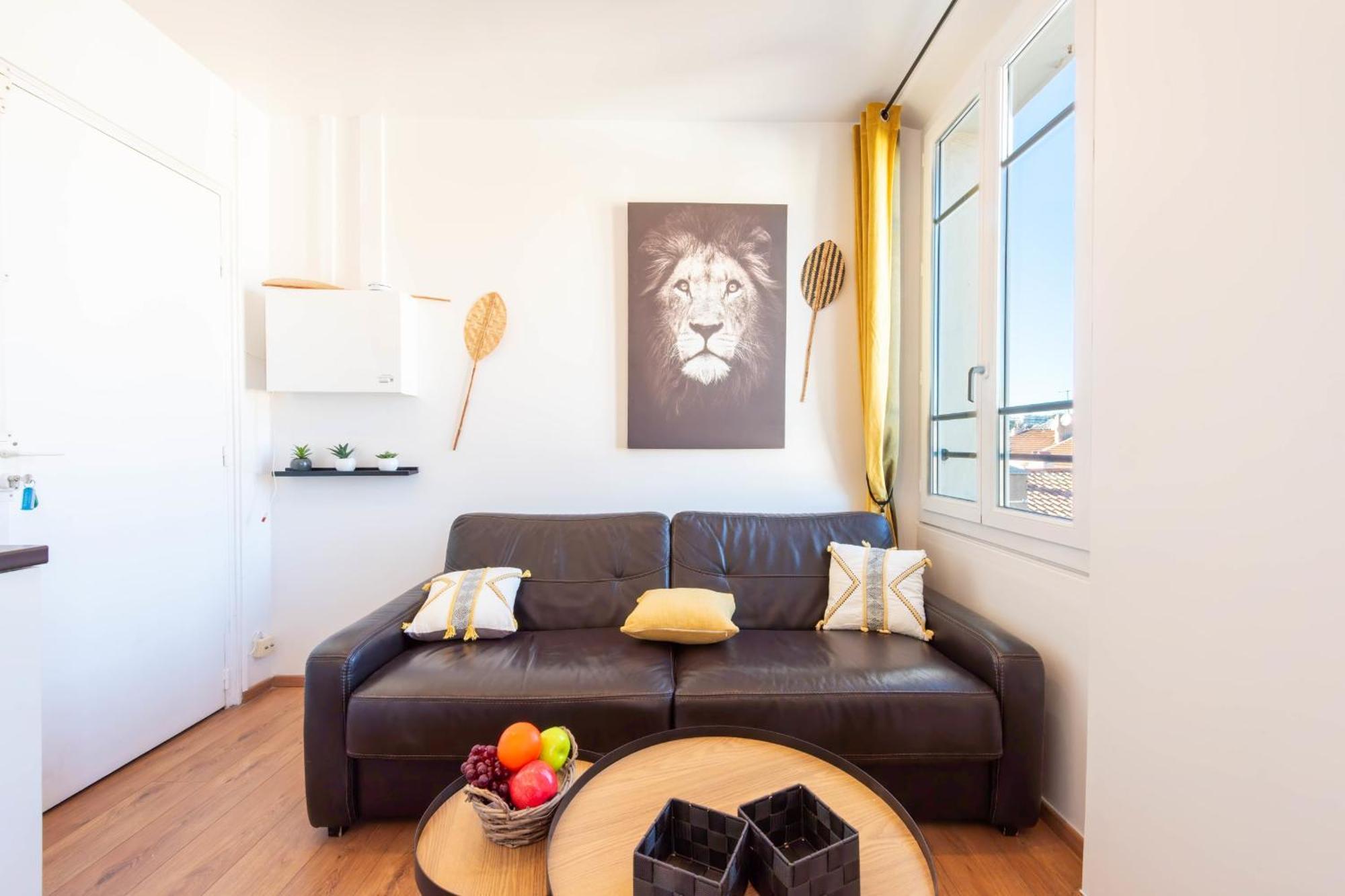 Air-conditioned Heart Of * Cannes