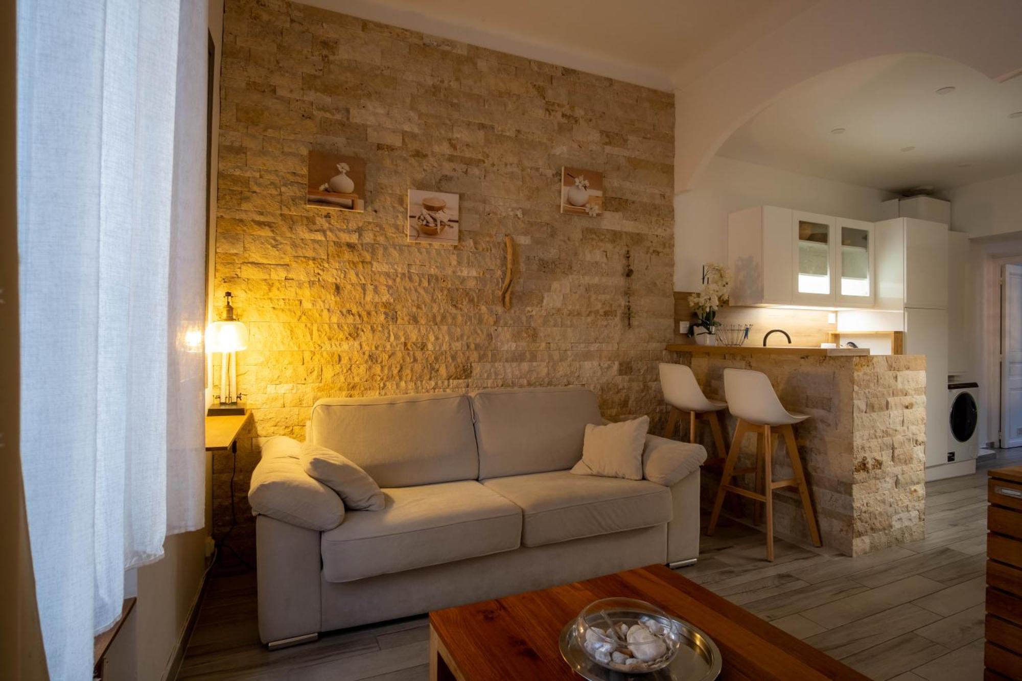 Apartment Tres Cosy Avec Cour Cannes
