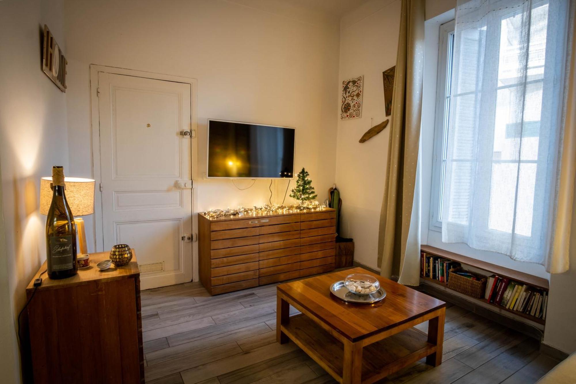 Apartment Tres Cosy Avec Cour Cannes