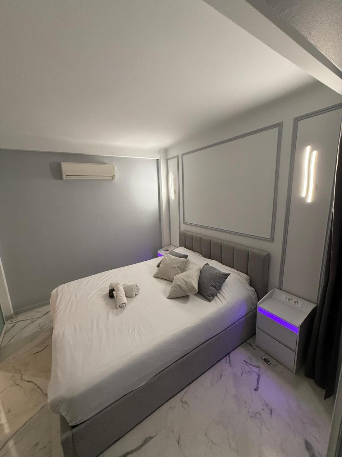 Apartment Position Croisette Martinez ! 150m From The Completely Renovated ! *
