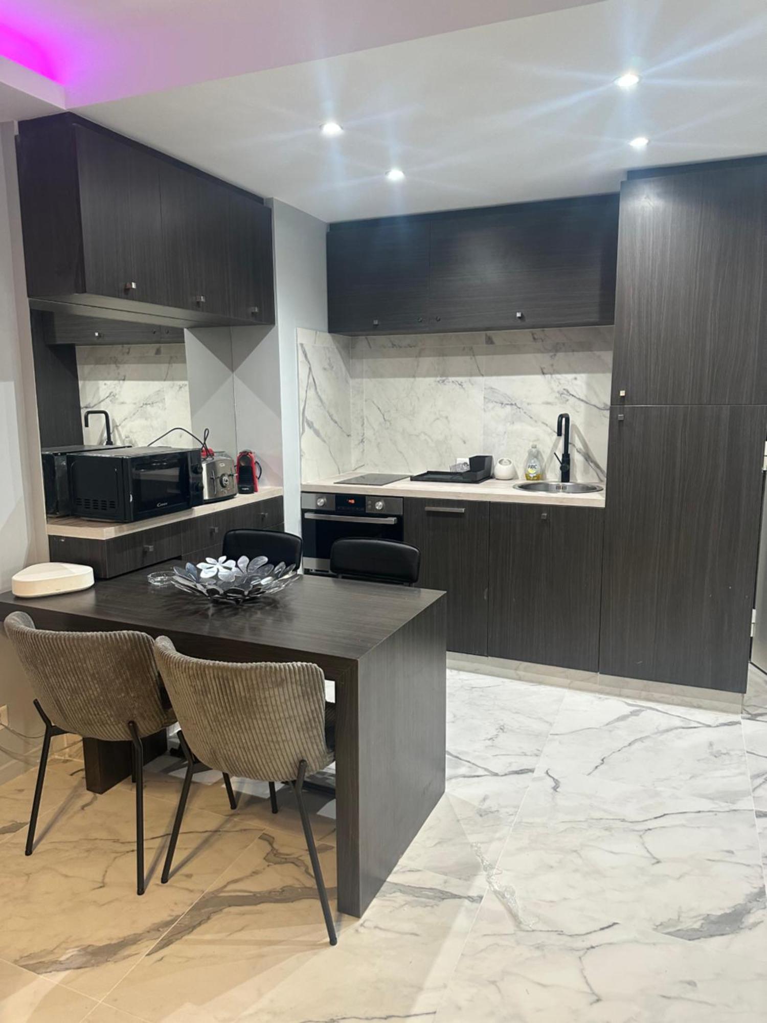 Position Croisette Martinez ! 150m From The Completely Renovated ! Apartment *