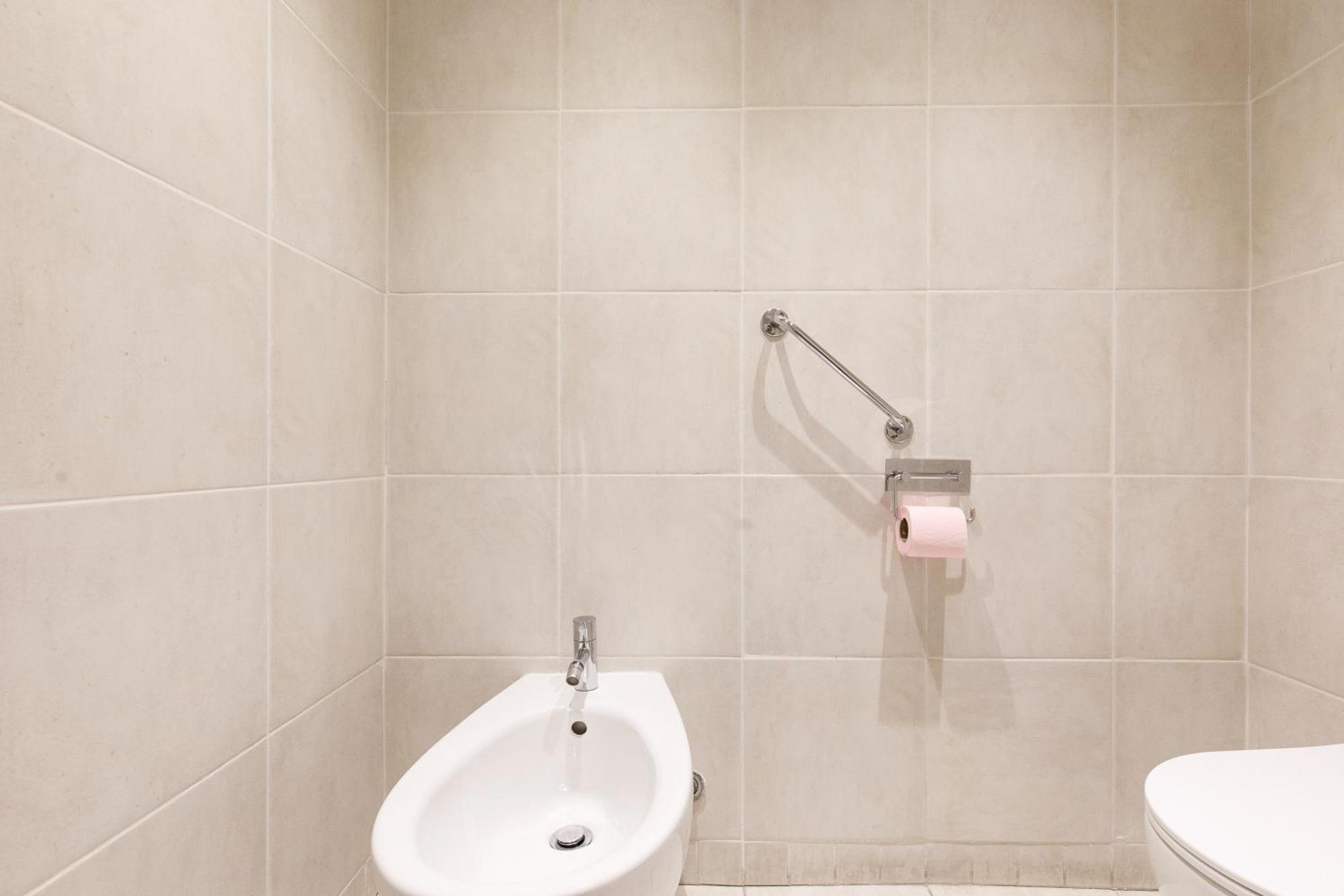 Apartment Cote Croisette Luxe - 2bdr 2 Bthr 2 Toilets - Terrace, Ac, Parking & Lift *
