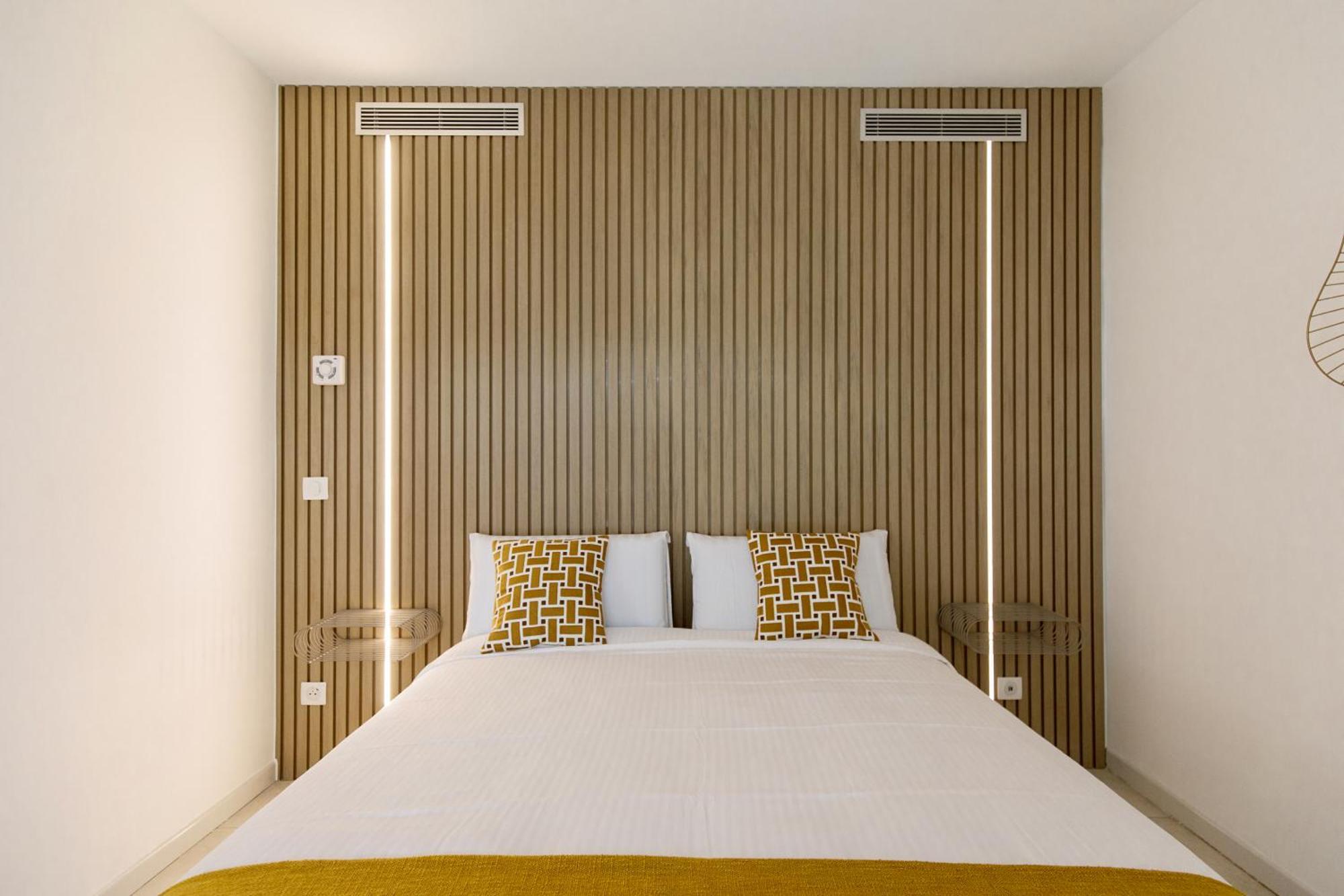Apartment Cote Croisette Luxe - 2bdr 2 Bthr 2 Toilets - Terrace, Ac, Parking & Lift Cannes