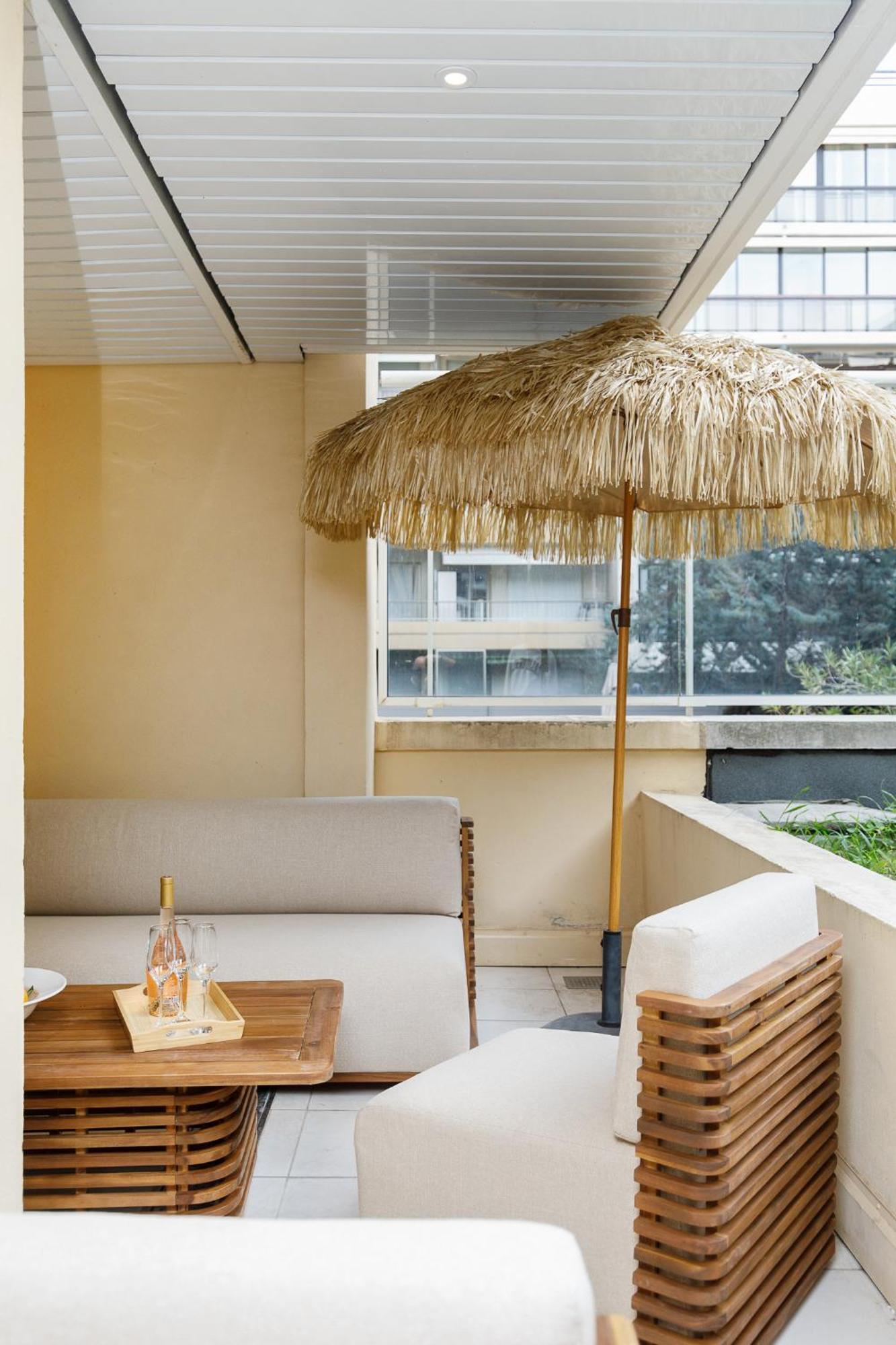 Apartment Cote Croisette Luxe - 2bdr 2 Bthr 2 Toilets - Terrace, Ac, Parking & Lift