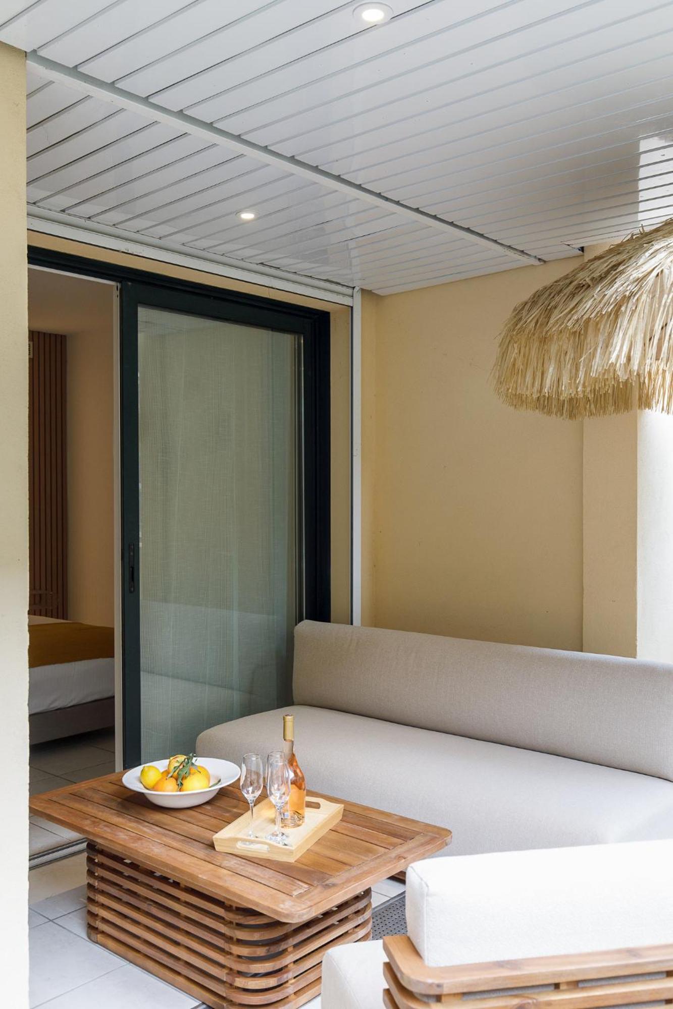 Cote Croisette Luxe - 2bdr 2 Bthr 2 Toilets - Terrace, Ac, Parking & Lift Cannes