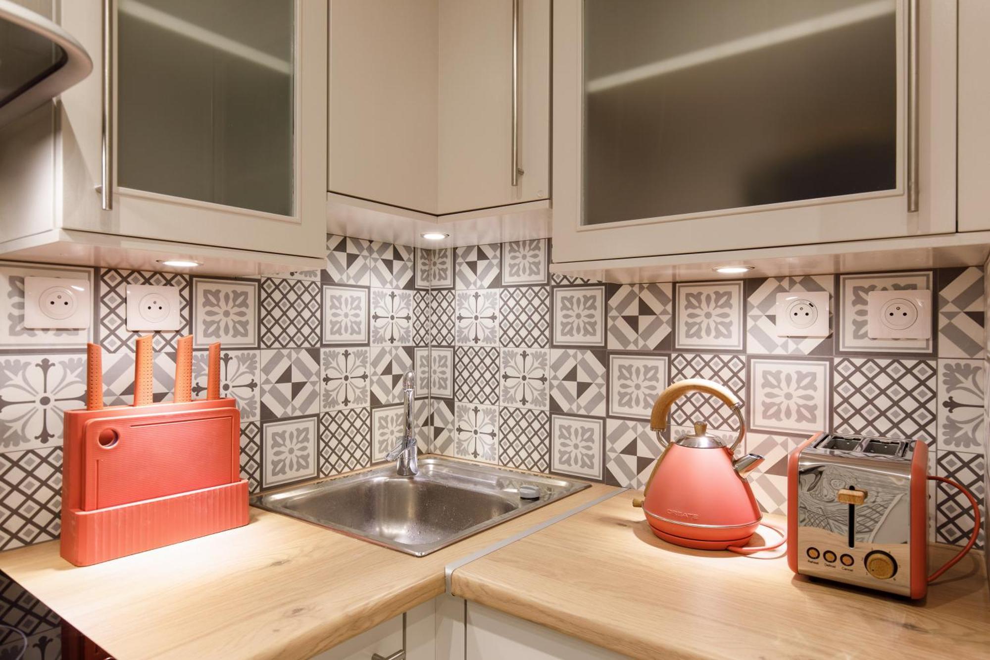 Apartment Cote Croisette Luxe - 2bdr 2 Bthr 2 Toilets - Terrace, Ac, Parking & Lift Cannes