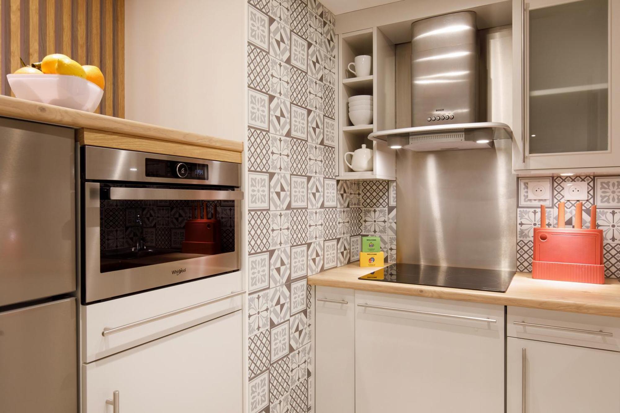 Cote Croisette Luxe - 2bdr 2 Bthr 2 Toilets - Terrace, Ac, Parking & Lift Cannes