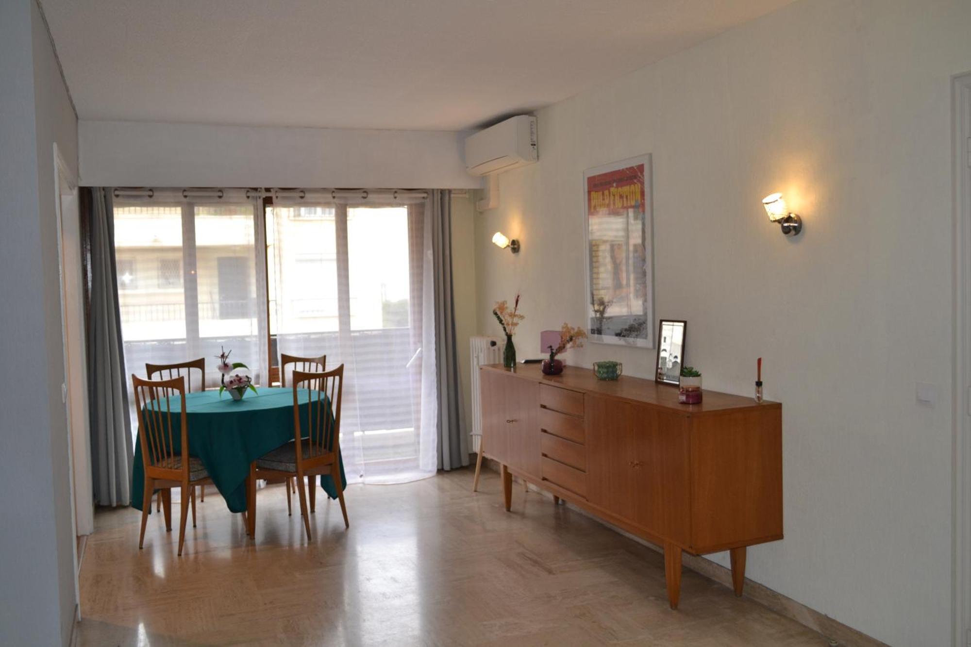 La Baronne Apartment *