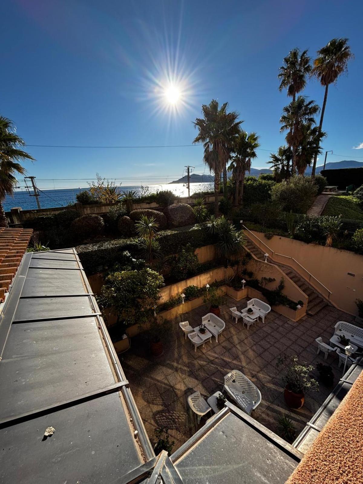 Apartment In Riva Al Mare A Cannes