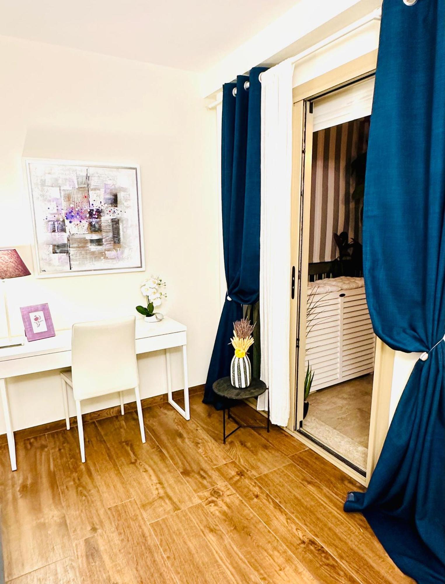 Luxurious Private Floor 130M2 - Ac, Terrace, Pool, Parking - Croisette 5', Plage Des Sports Apartment *