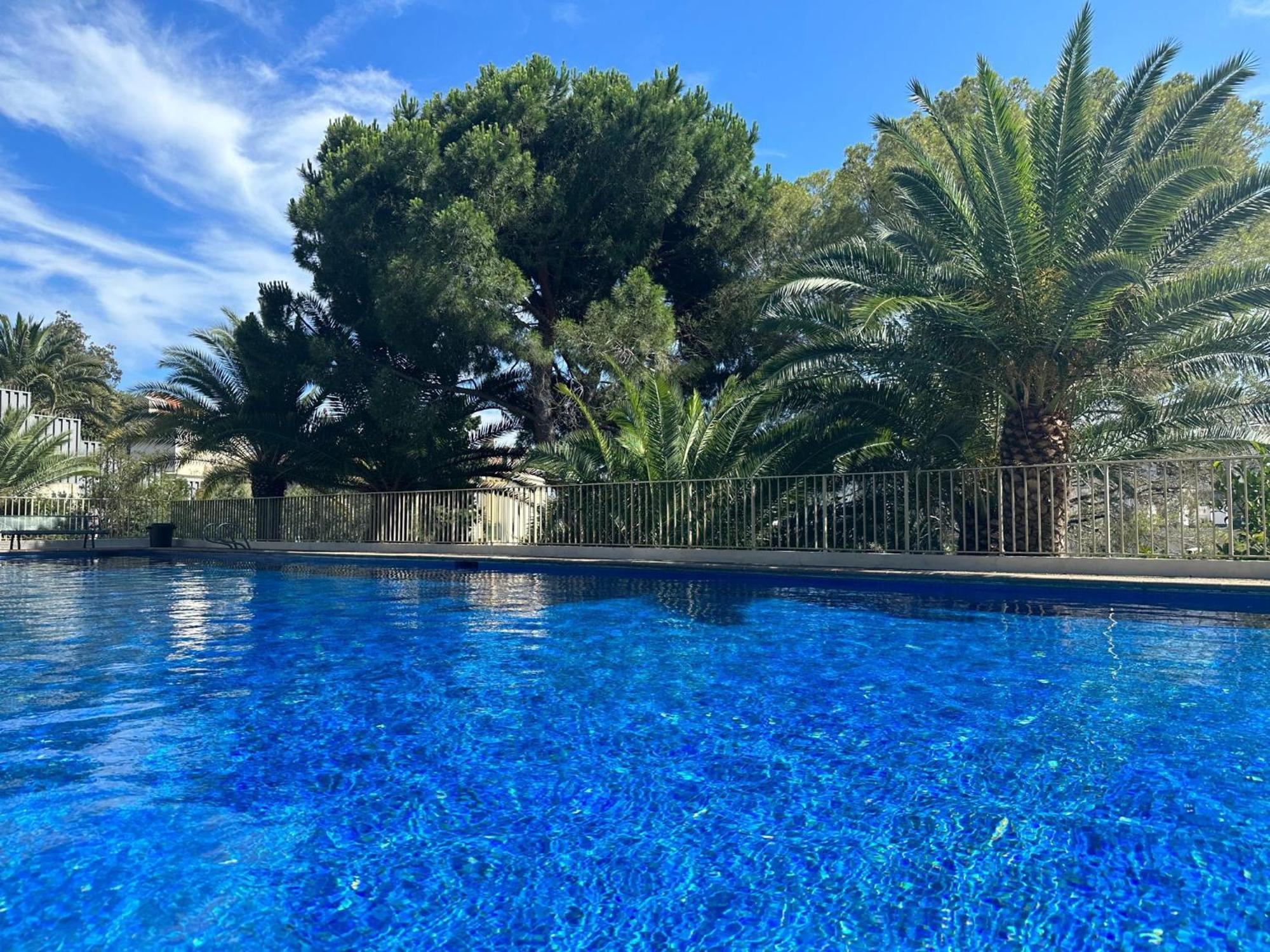 Luxurious Private Floor 130M2 - Ac, Terrace, Pool, Parking - Croisette 5', Plage Des Sports Cannes