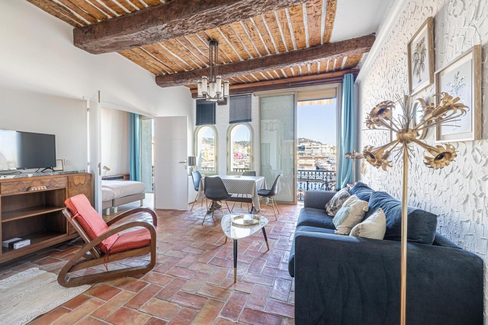 L'honorat Vue Et Port, A Cote Des Plages Du Midi Et Proche Du Palais