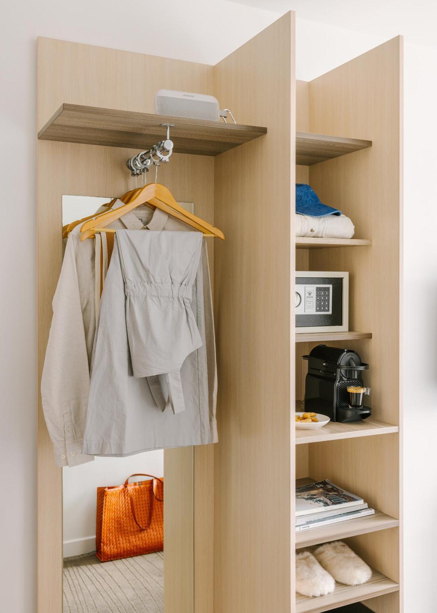 Yelo Lumiere Powered By Sonder Hotel