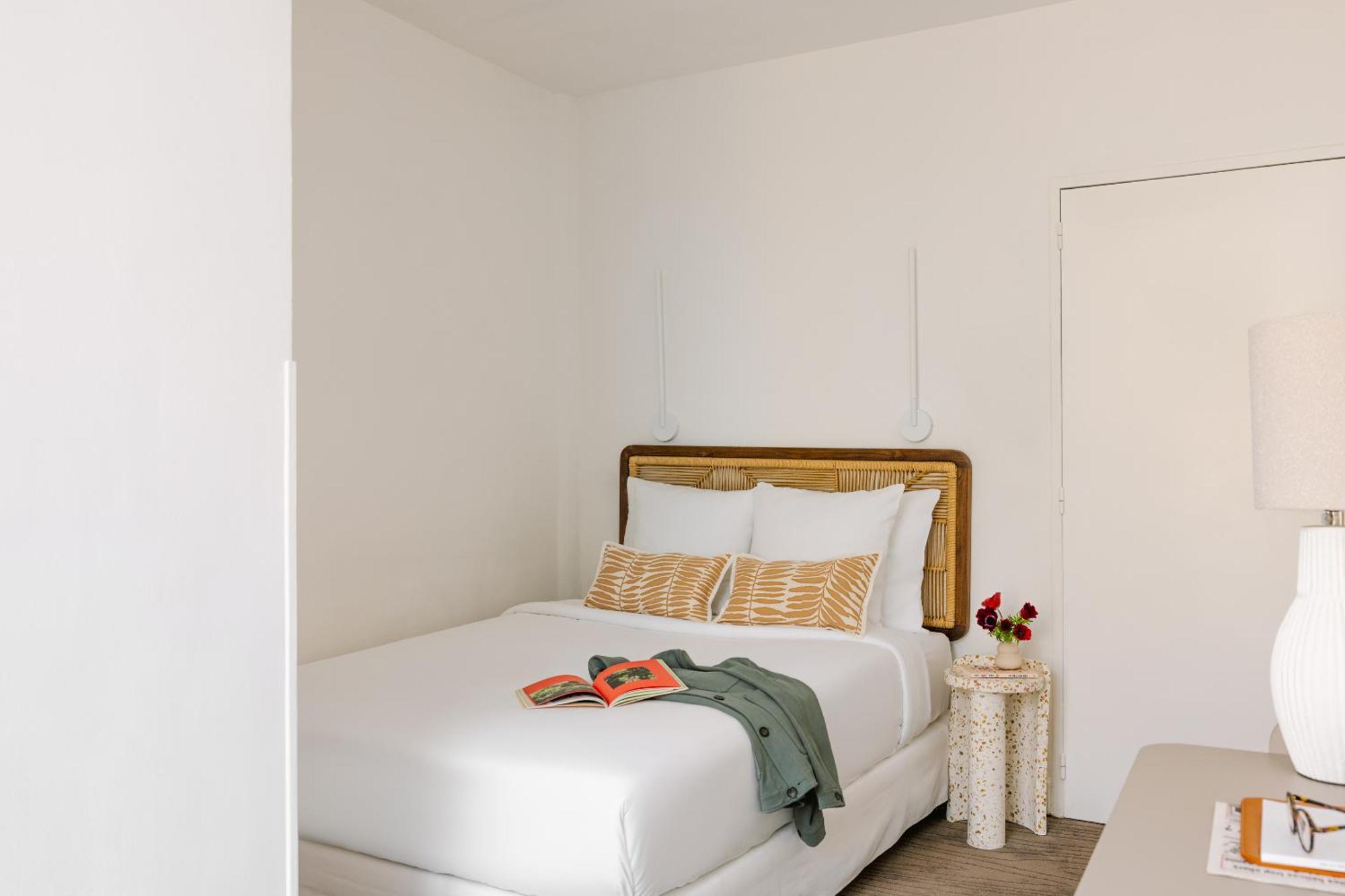 Hotel Yelo Lumiere Powered By Sonder