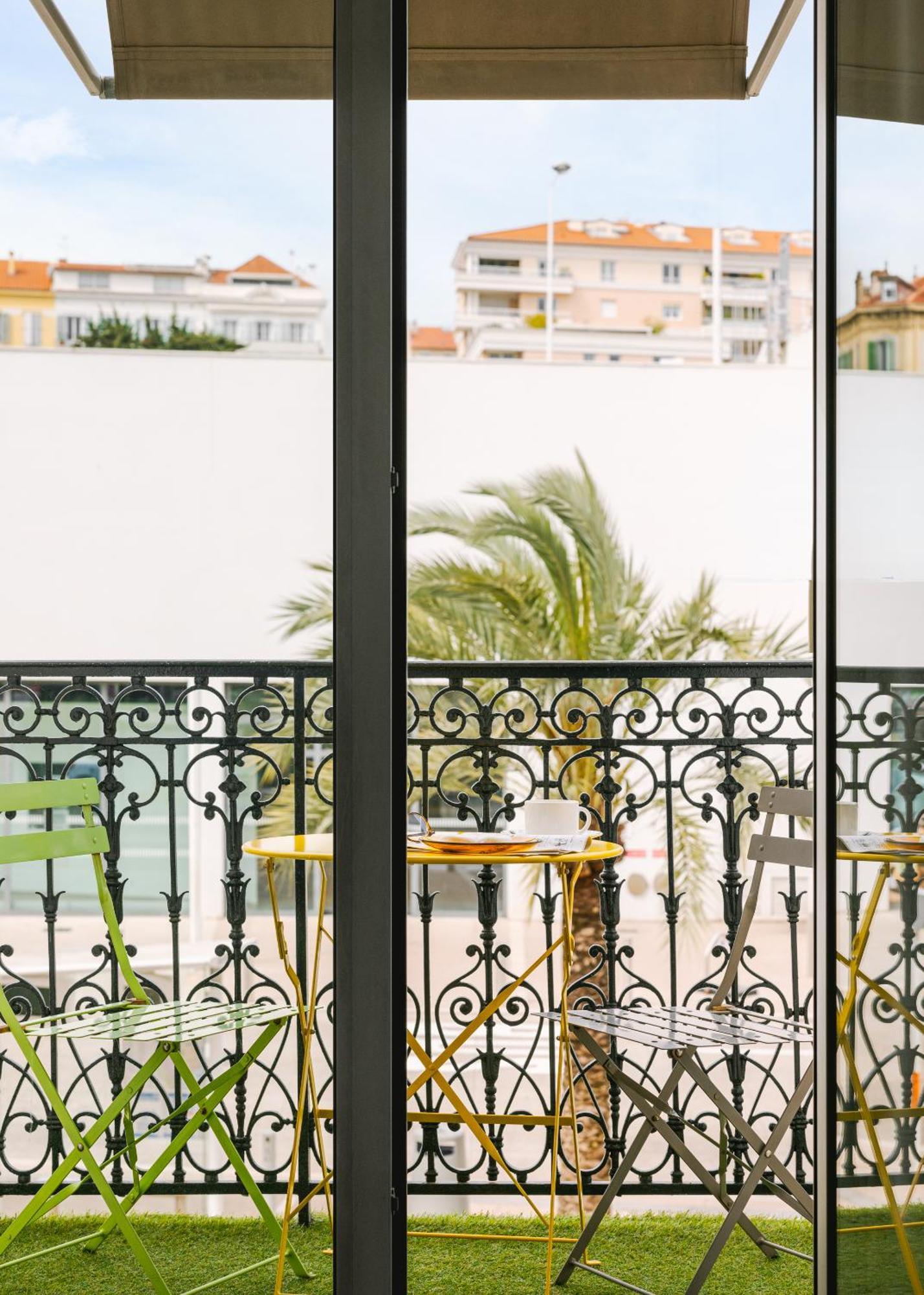Yelo Lumiere Powered By Sonder Hotel