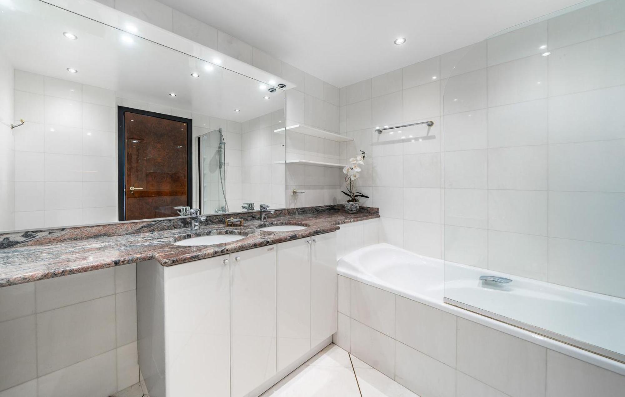 Amazing In With House Sea View
