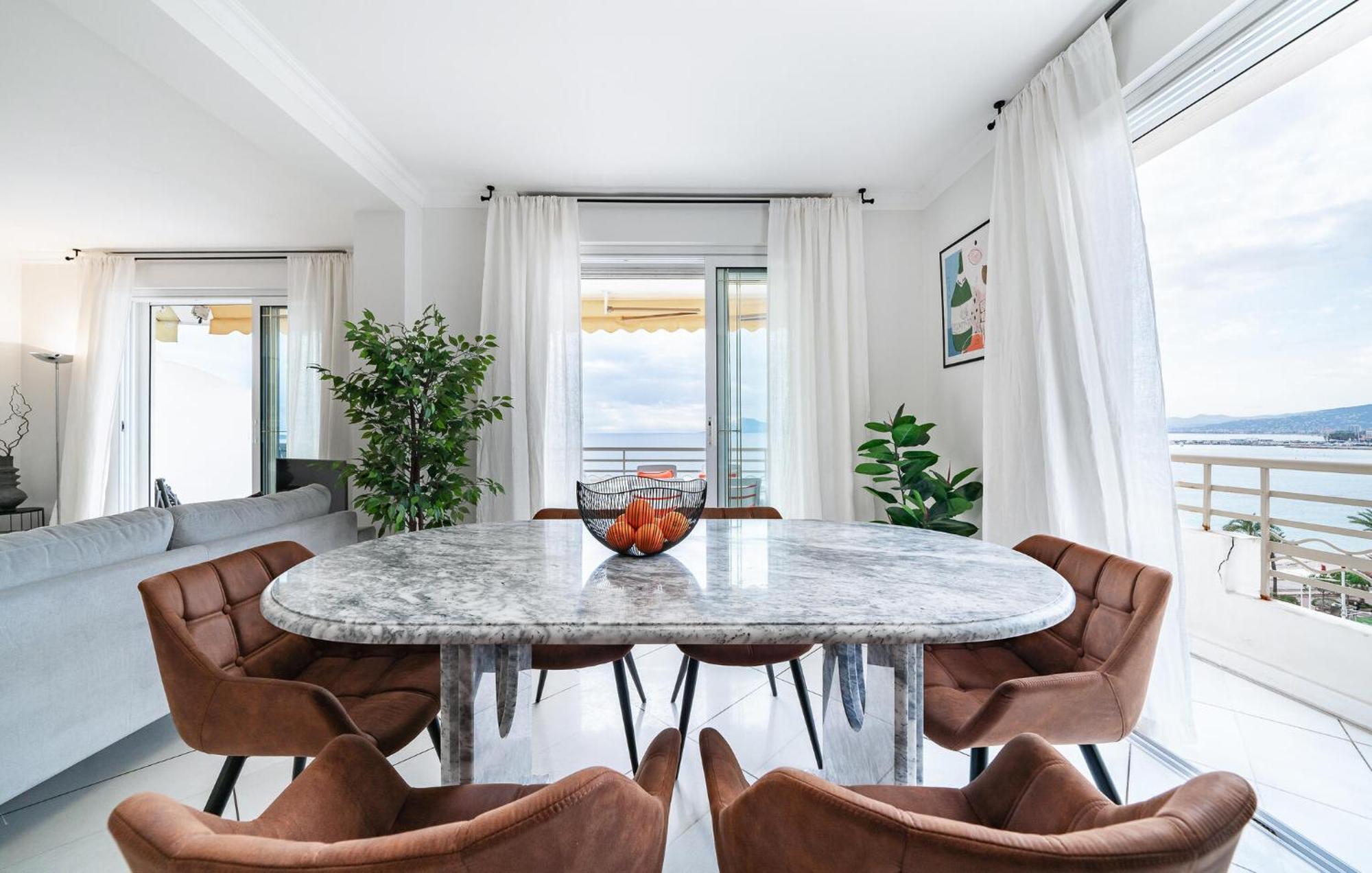 Amazing In With House Sea View