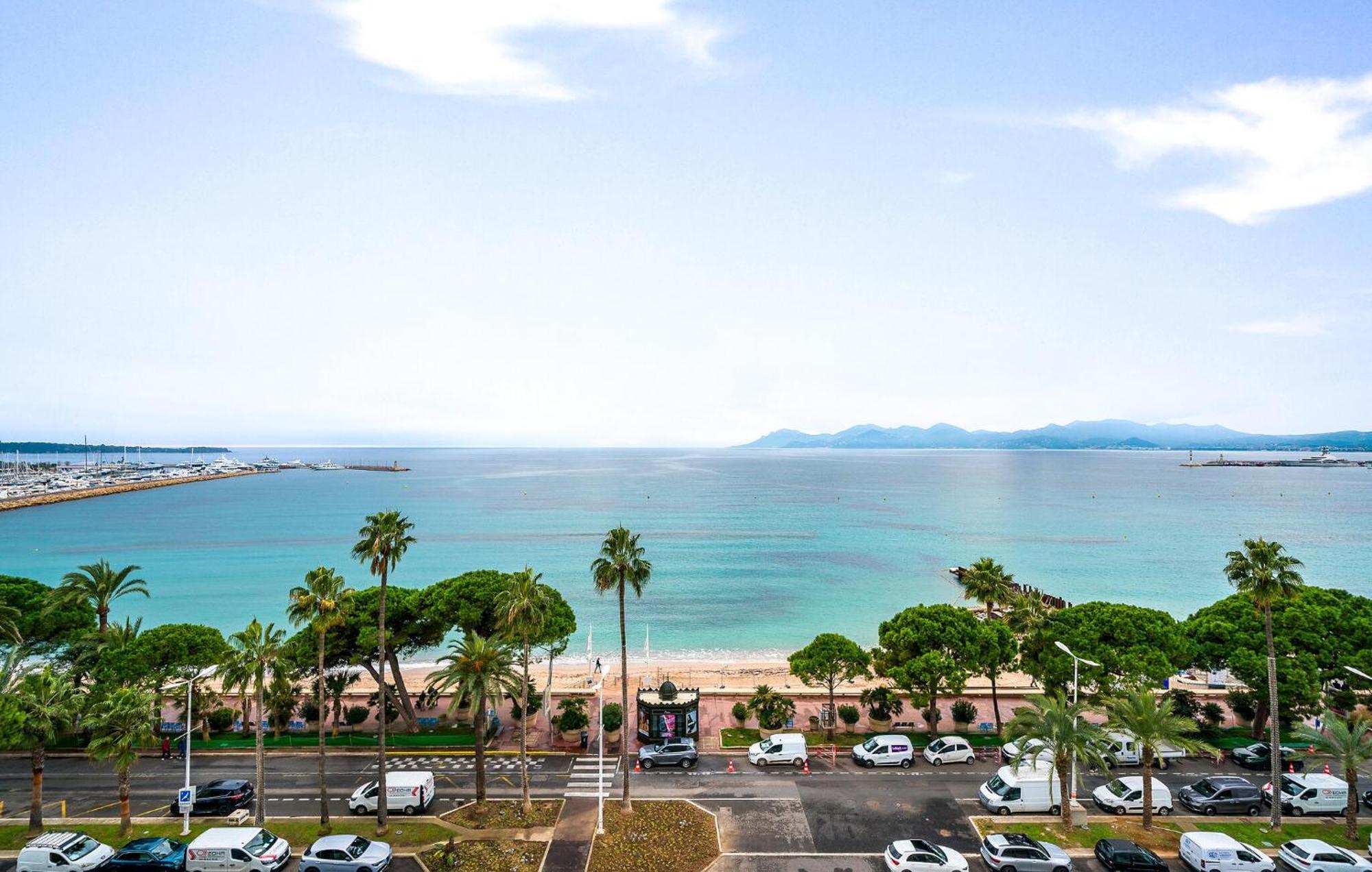 Amazing In With House Sea View Holiday home *
