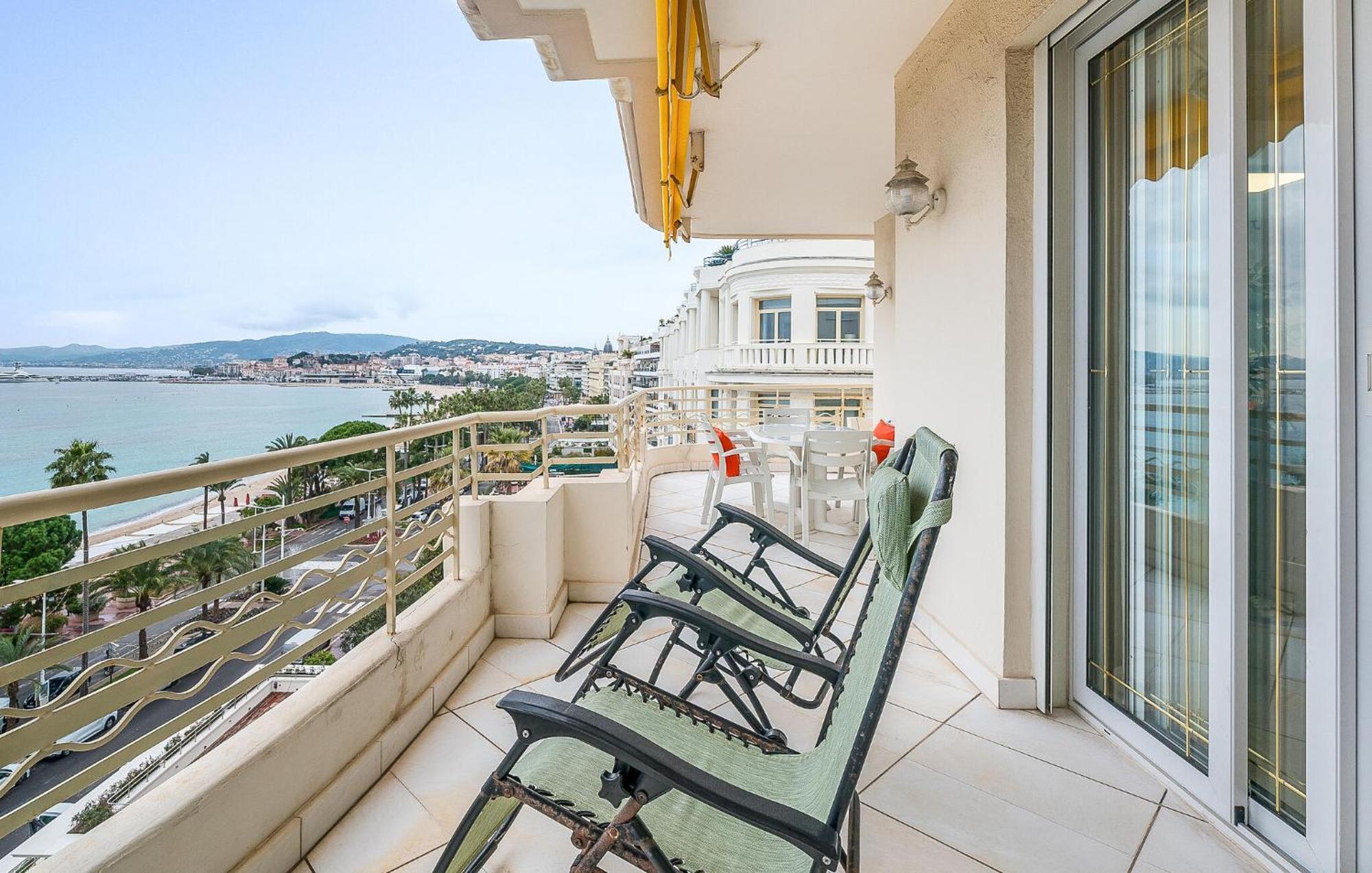 Holiday home Amazing In With House Sea View