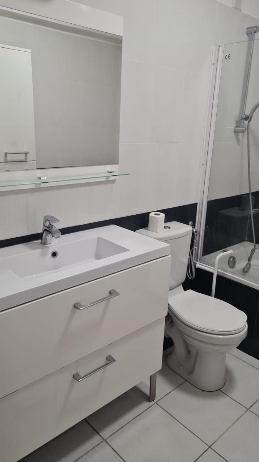 Apartment 2 Bedroom Martinez Side *